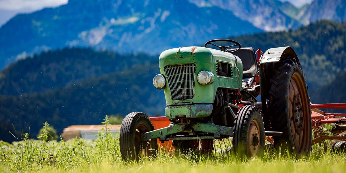 John Deere 850 tractor