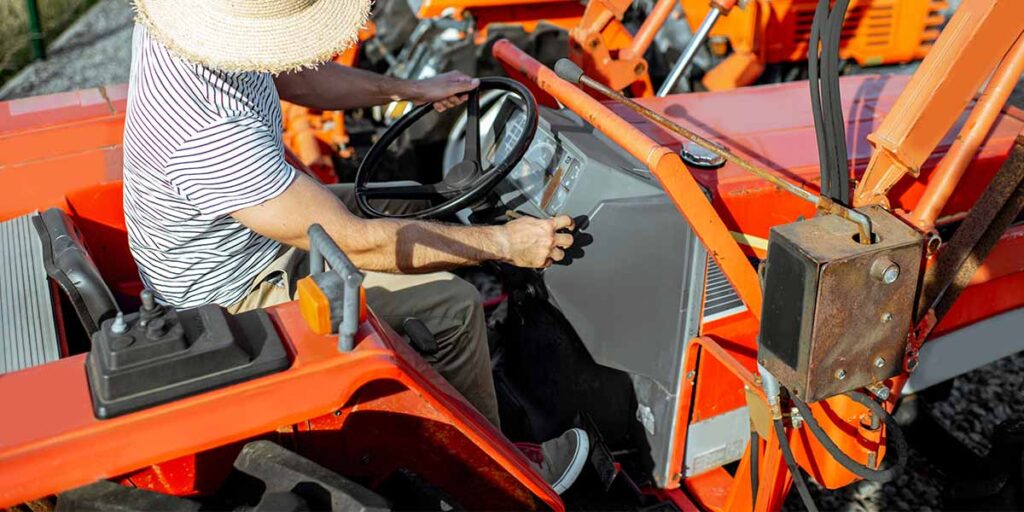 Kubota B8200 Specs, Engine, Attachments, Price and Review *2022*