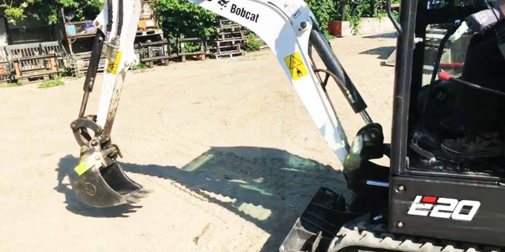 Bobcat E20 Specs, Weight, Fuel Capacity, Dimensions and Review